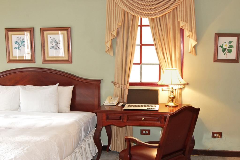 Deville Hotel مدينة باناما المظهر الخارجي الصورة